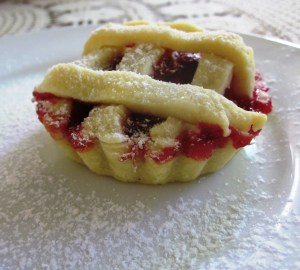 Rhubarb berry lattice