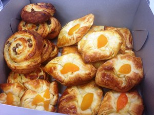 danishes box